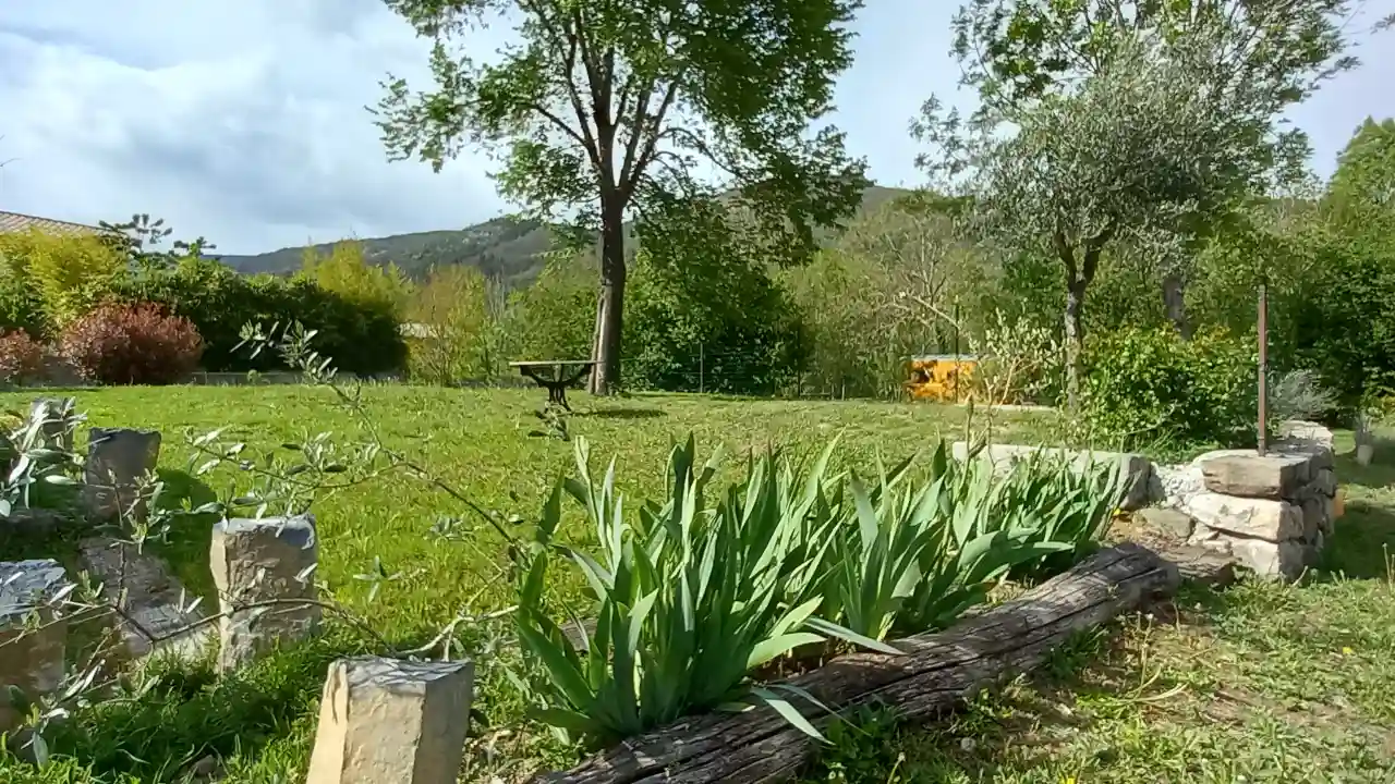 jardin 500m2 gite ardeche